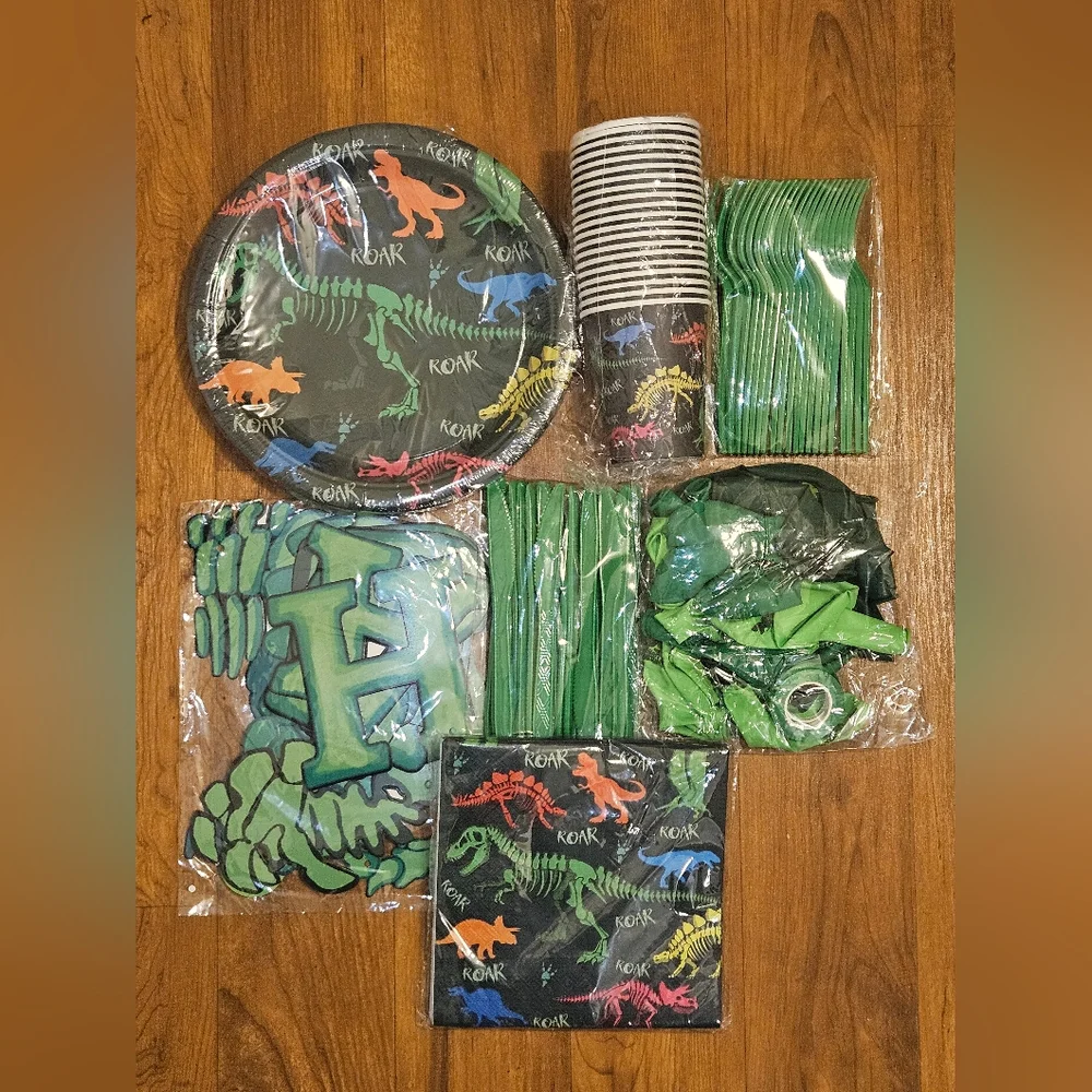 Dinosaur Party Supplies Set - Green and Black